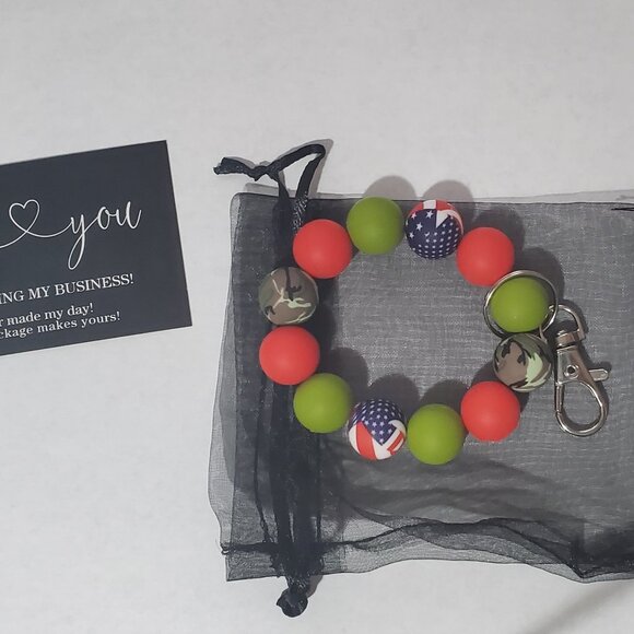 Handmade Patriotic Silicone Bead Keychain Bracelet – Red, Green, Camo & USA Flag - Picture 2 of 3